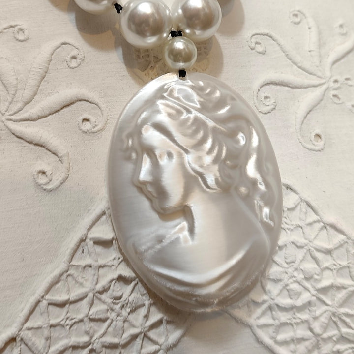 Collier Carmela Perle Bianche - Fantaisie | Camée et Résine