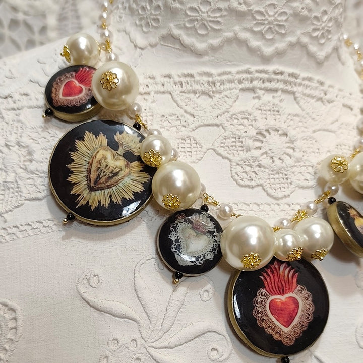 Collier Cuore Sacro - Baroque | Laiton, Perles et Résine - Au Bonheur Des Dames Toulouse