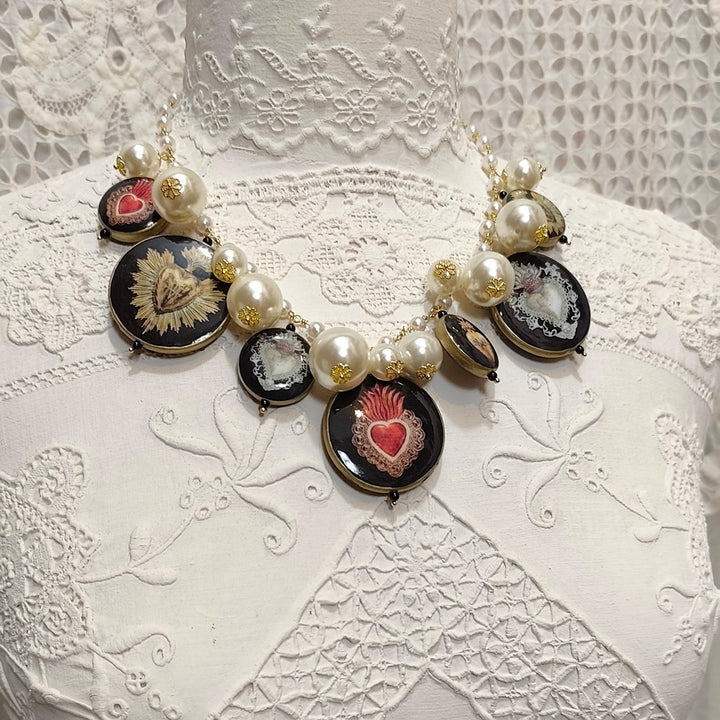 Collier Cuore Sacro - Baroque | Laiton, Perles et Résine - Au Bonheur Des Dames Toulouse