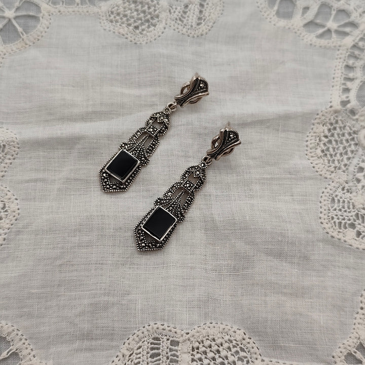 Boucles D'oreille Art Déco 1925, Argent, Onyx et marcassites - Au Bonheur Des Dames Toulouse