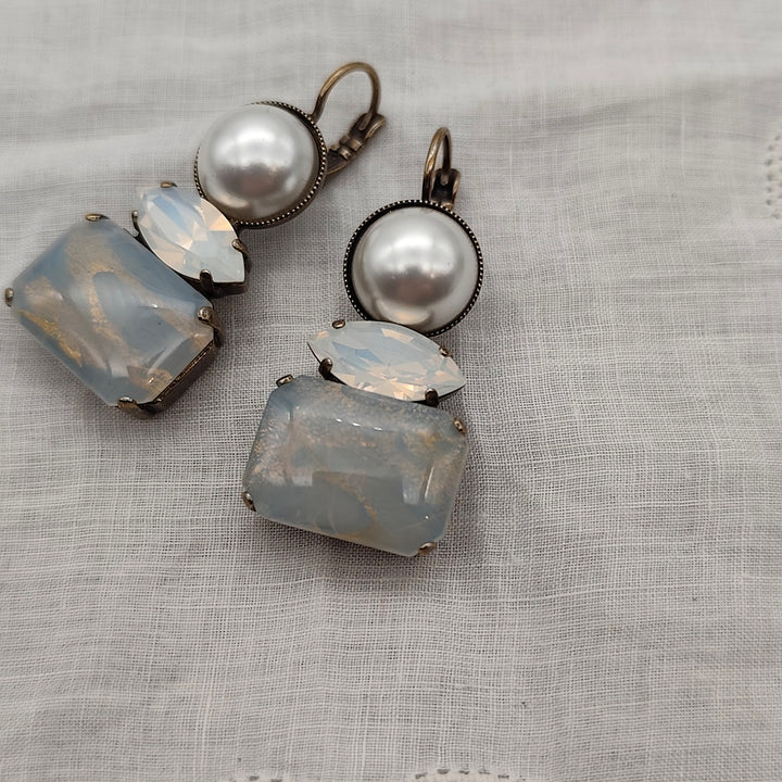 Boucles d'Oreilles Athéna - Fantaisie | Perle, blanc et gris - Au Bonheur Des Dames Toulouse